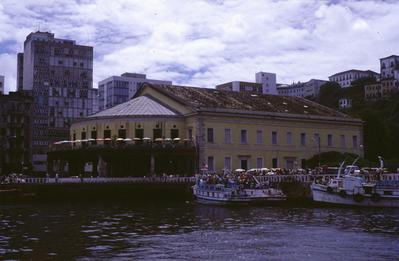 Mercado Modelo (antiga alfândega) visto do mar