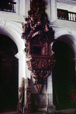 Igreja de Santo Alexandre - púlpito e capelas laterais