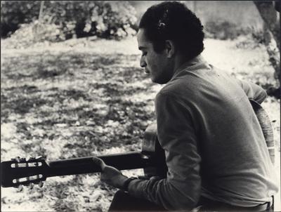 Baden Powell com o violão