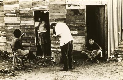 Athos Bulcão fotografa prostitutas na Região Administrativa do Gama