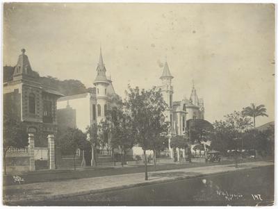 Casarões na avenida de Ligação, atual avenida Oswaldo Cruz