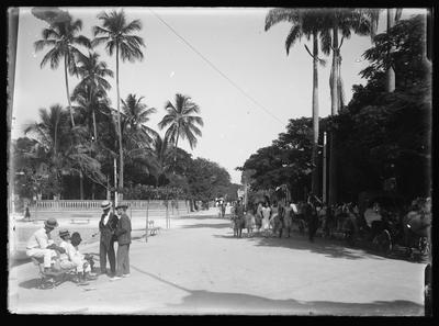 Início da rua Vira-Canto, atual Furquim Werneck, em frente da Estação das Barcas