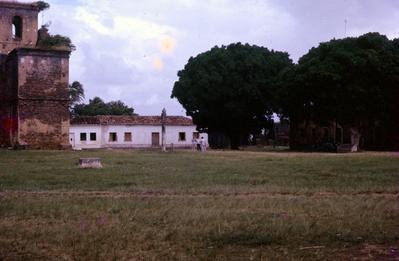 Casas e ruínas da Igreja Matriz de São Matias