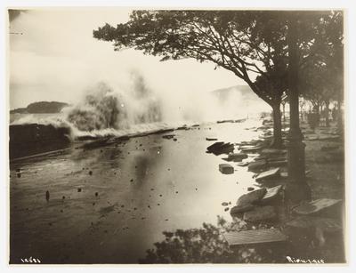 Ressaca na Avenida Beira-Mar