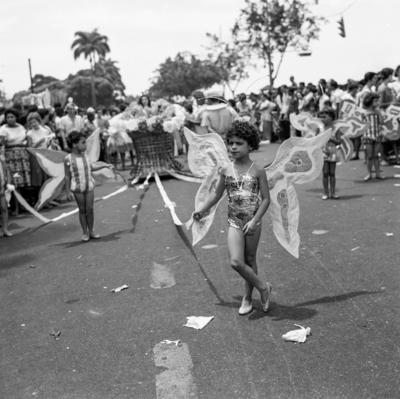 Desfile de blocos no Banho de Mar à Fantasia