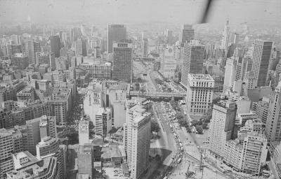 Sobrevoo de helicóptero em São Paulo