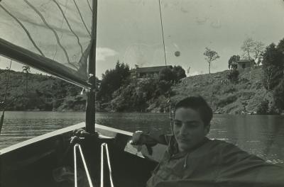 Alexandre Wilhelm, irmão de Jorge Bodanzky, chegando em casa