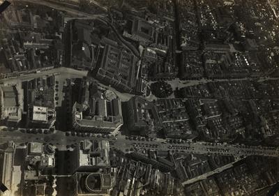 Vista aérea do Largo da Carioca e da Avenida Central (atual Rio Branco)