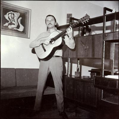 Paulinho Nogueira com o violão