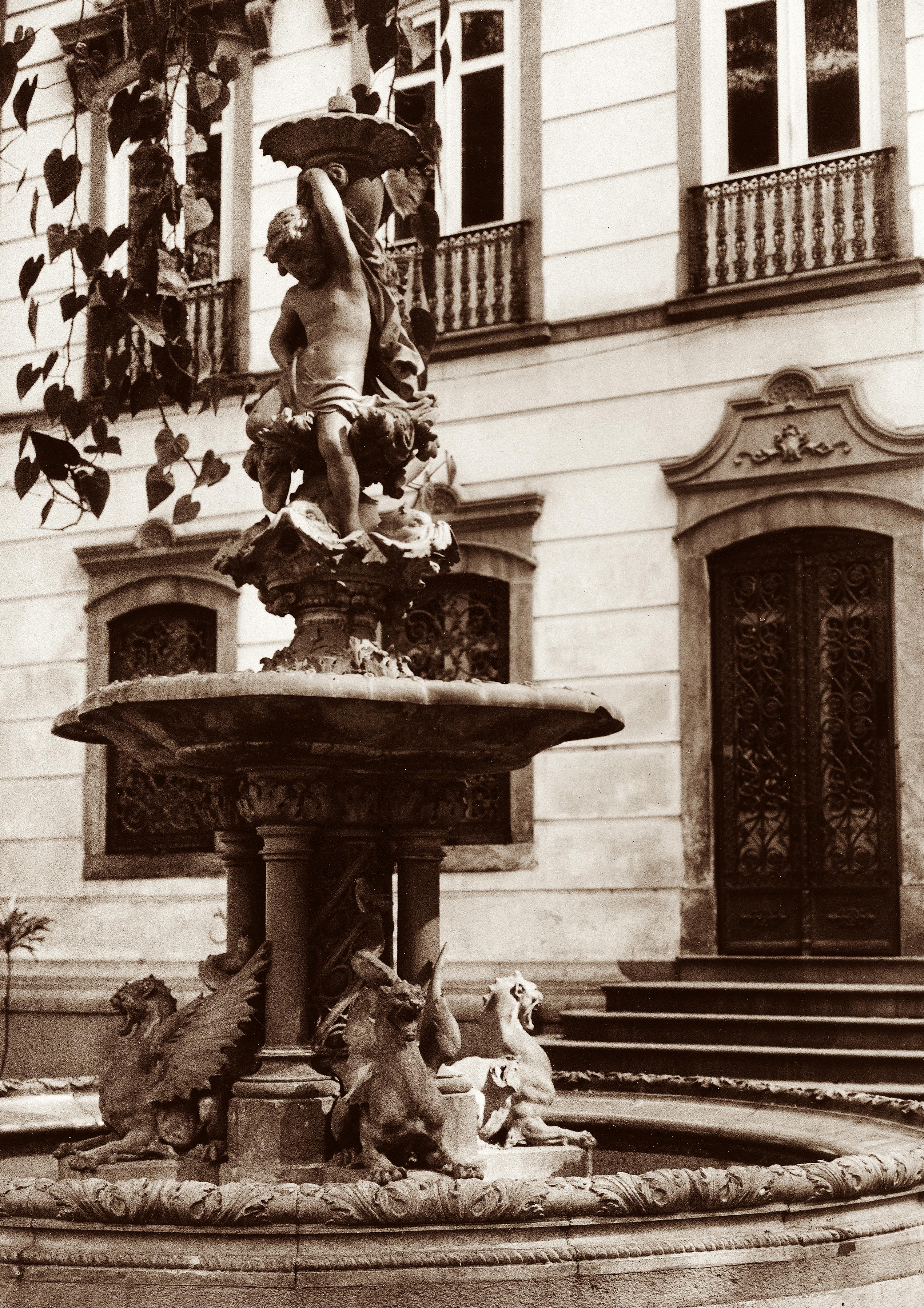 Fonte nos fundos da igreja de São Francisco