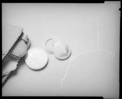 Campanha publicitária da agência Standard Propaganda para produtos Coty da Pfizer