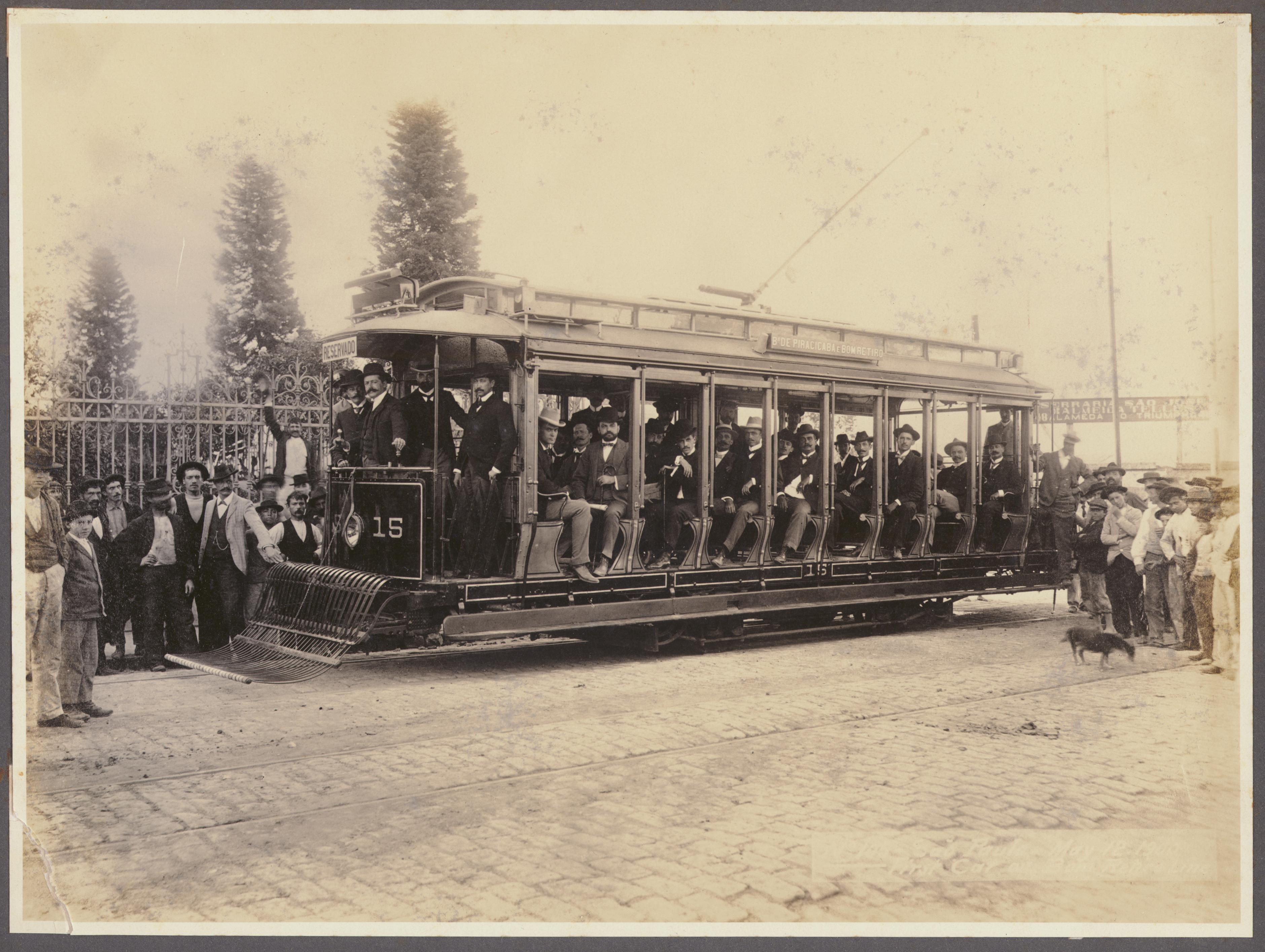 Inauguração do primeiro bonde elétrico