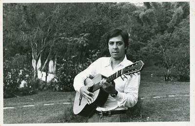 Edu Lobo com o violão