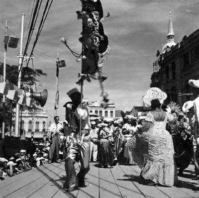 Desfile de agremiação carnavalesca