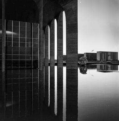 "O Meteoro", escultura de Bruno Giorgi, no Palácio dos Arcos ou Palácio Itamaraty