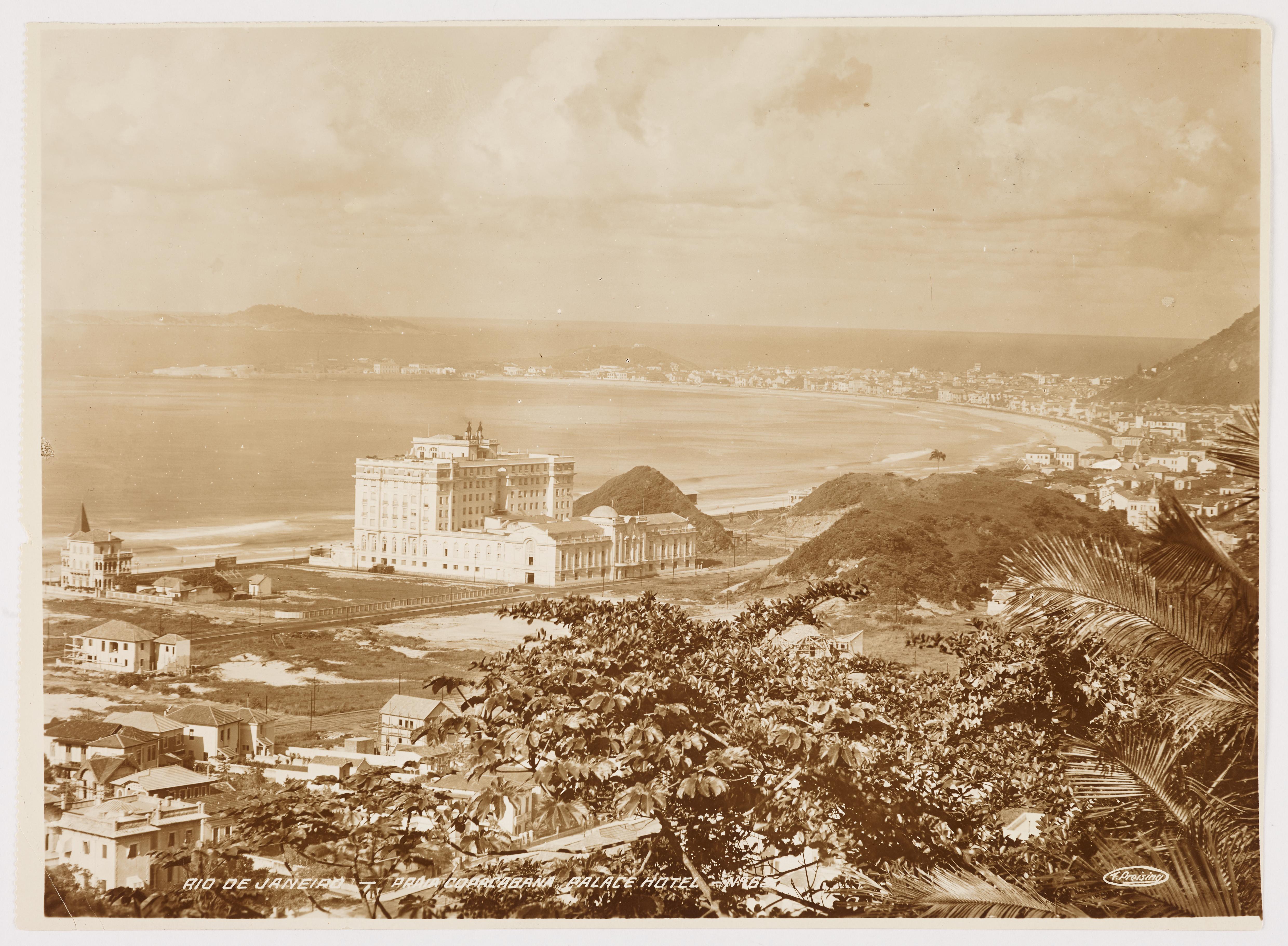 Praia de Copacabana e Hotel Copacabana Palace