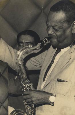 Pixinguinha com o saxofone