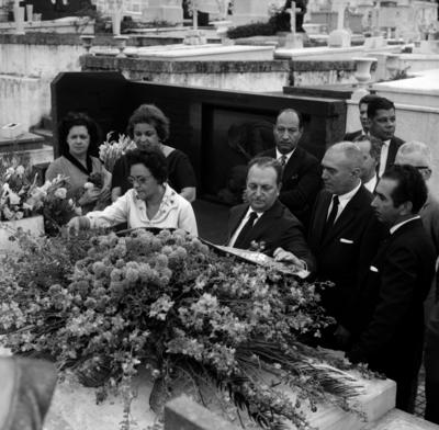 Visita ao túmulo de Noel Rosa, no Dia do Compositor