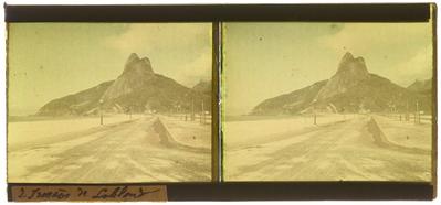 Morro Dois Irmãos a partir da praia do Leblon