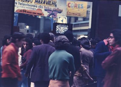 Espectadores assistem ao jogo da Copa do Mundo FIFA