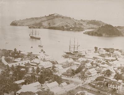 Vista do porto em Santa Lúcia