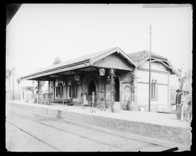 Companhia Paulista de Estradas de Ferro (Ramal de Descalvado), Estação ferroviária de Araras, Km 135