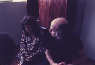 O repórter Karl Brugger entrevista Judith Malina e Julian Beck, criadores do Living Theater, presos em Belo Horizonte