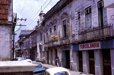 Sobrados e Capela do Senhor dos Passos (ao fundo)
