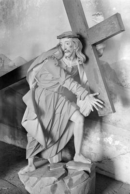 Cristo com cruz às costas, passo da Subida ao Calvário