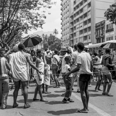 Desfile de blocos no Banho de Mar à Fantasia