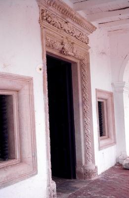 Igreja de Nossa Senhora da Conceição de Comandaroba - portada