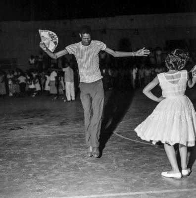 O mestre-sala Delegado no ensaio na Mangueira