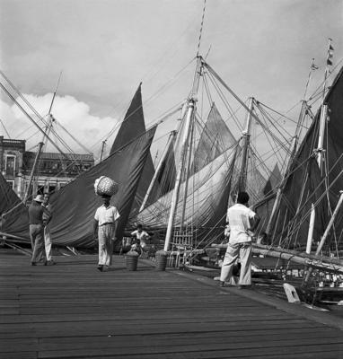 Porto em frente ao Mercado Ver-o-Peso