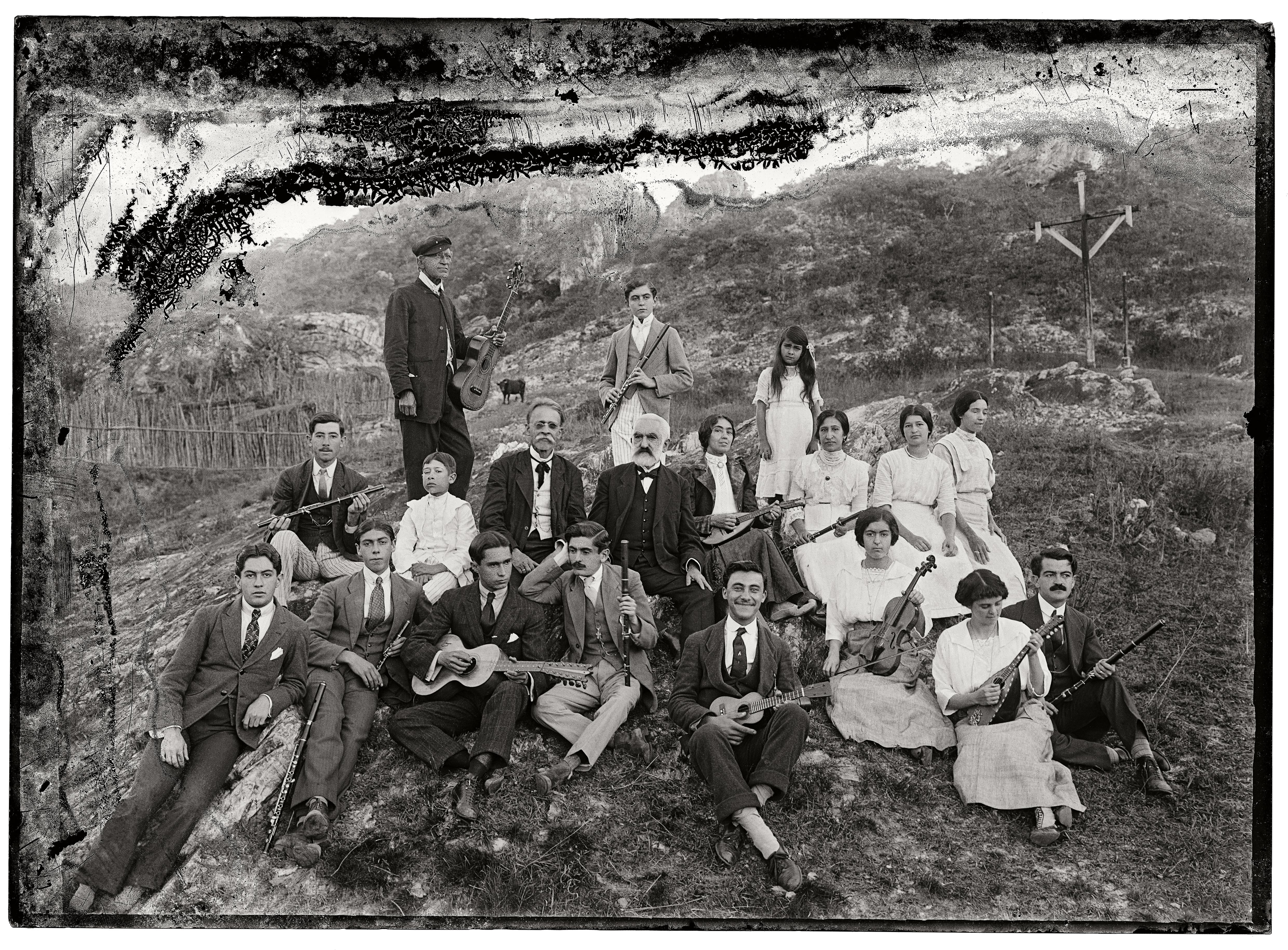 Musicistas no cruzeiro do Anastácio