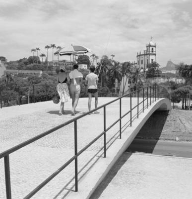Aterro do Flamengo - Passarela com Outeiro da Glória