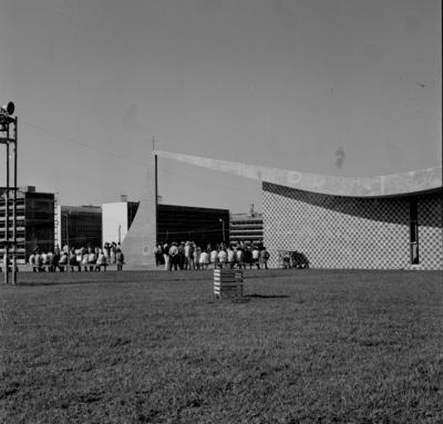 Igrejinha de Nossa Senhora de Fátima. Painel de azulejos de Athos Bulcão