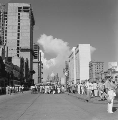 Carnaval de rua, Igreja da Candelária ao fundo
