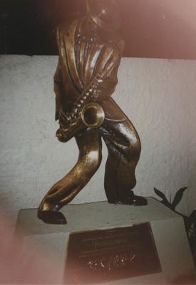 Estátua de Pixinguinha