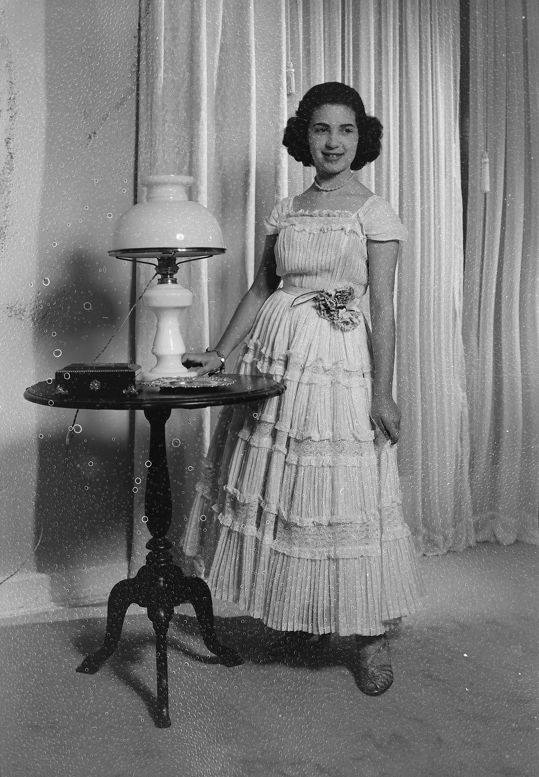 Leonor Abbondanza com vestido de baile