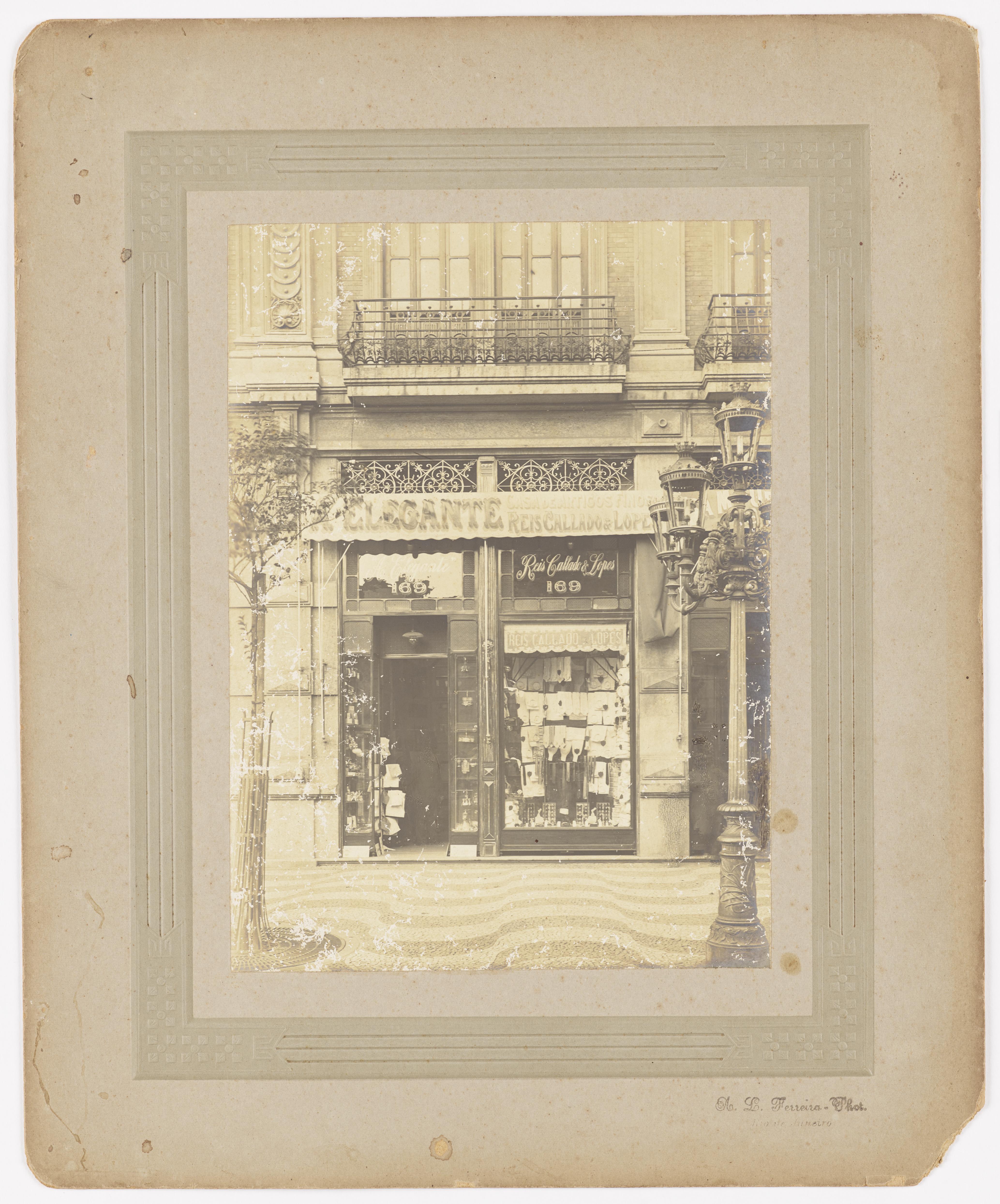 Fachada da loja "A Elegante"