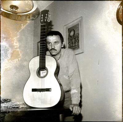 Paulinho Nogueira com o violão