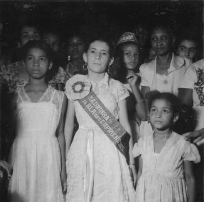 Madrinha da Ala das Caprichosas no ensaio na Mangueira