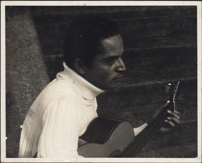 Baden Powell com o violão