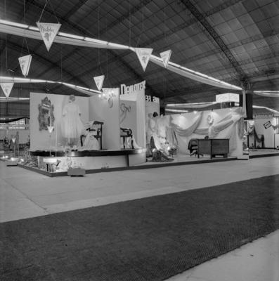 Estandes na Feira Nacional da Indústria Têxtil (Fenit)