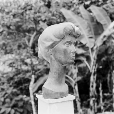 Esculturas de Alfredo Ceschiatti, "Liliane".