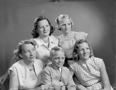 Dora Krueder - grupo