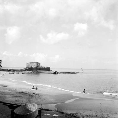 Praia do Porto da Barra e forte de Santa Maria