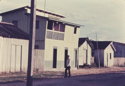 Núcleo Bandeirante (conhecido anteriormente como "Cidade Livre"), cidade-satélite do Distrito Federal