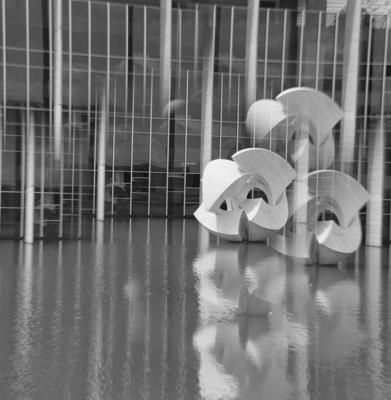 "O Meteoro", escultura de Bruno Giorgi, no Palácio dos Arcos ou Palácio Itamaraty