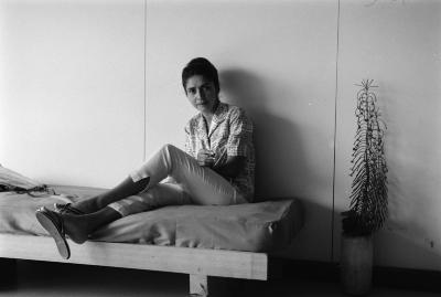 Zila Mamede no alojamento dos professores (Colina)